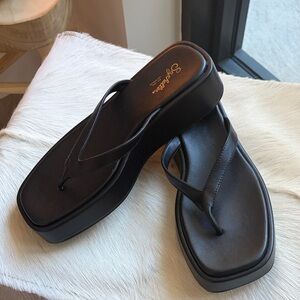 Seychelles Black Leather Platform Sandals